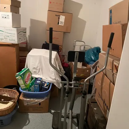 Entrümpelte Wohnung, vor der Räumung